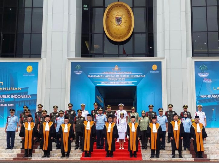 LAPORAN TAHUNAN 2022 MAHKAMAH AGUNG RI