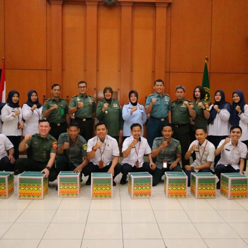 PEMBERIAN BINGKISAN LEBARAN BAGI ANGGOTA GOLONGAN II DAN PPNPN